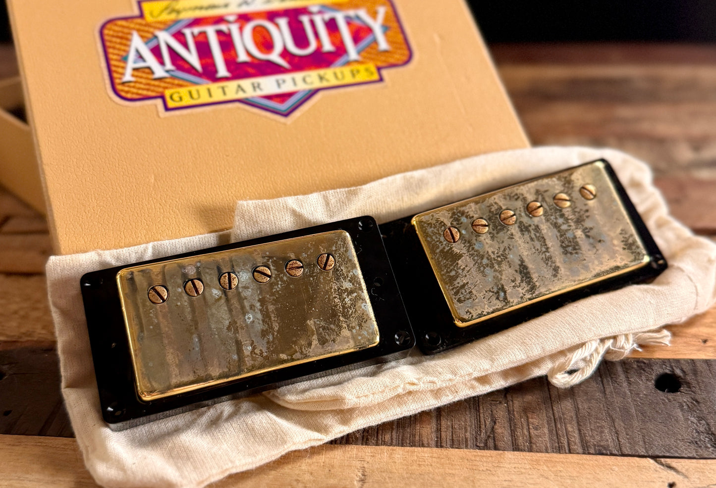 Seymour Duncan Antiquity™ Humbucker Set - Aged Gold with FREE OEM GIBSON M-69 Butyrate Vintage Humbucker Rings