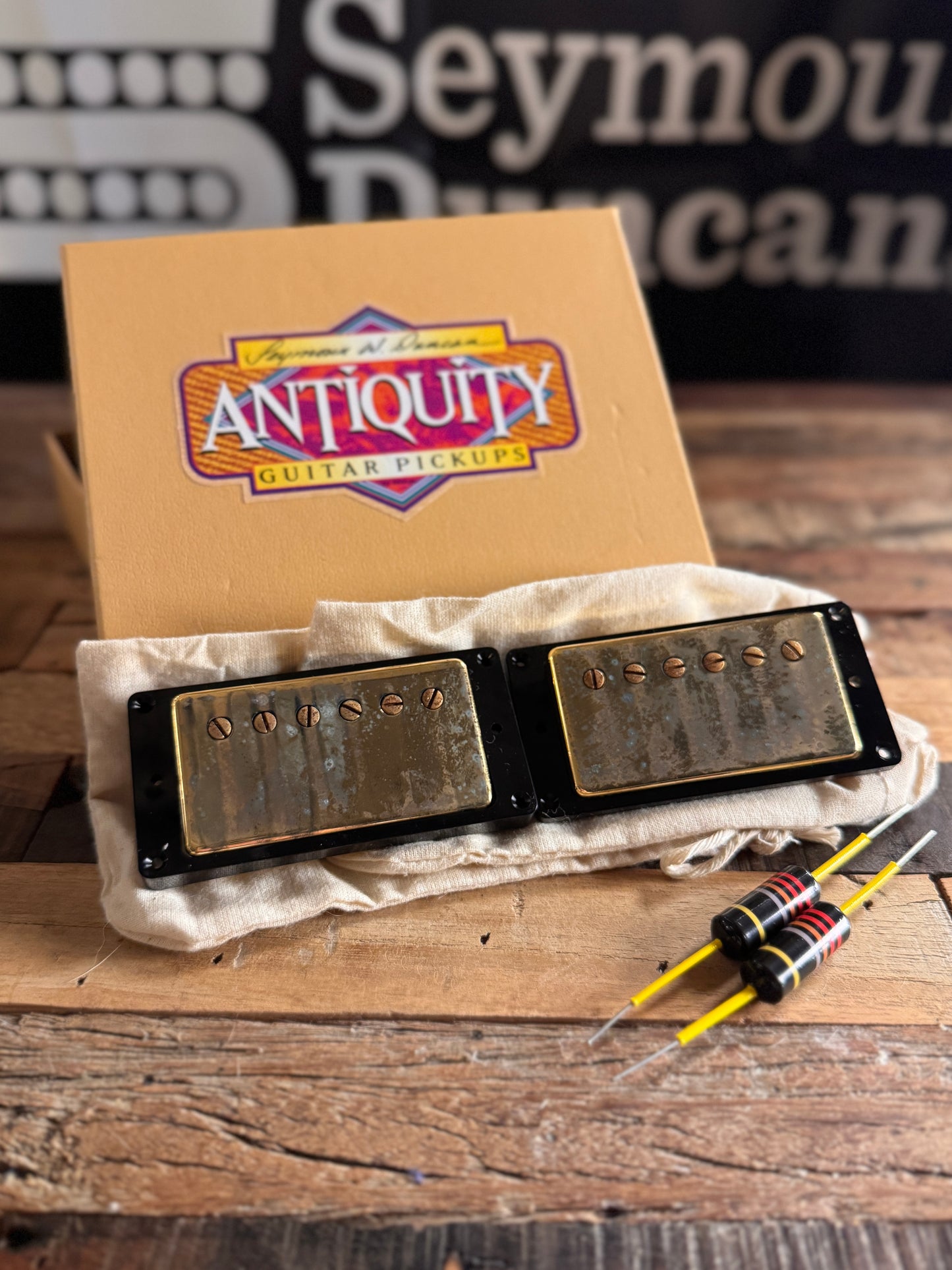Seymour Duncan Antiquity™ Humbucker Set - Aged GOLD with FREE Bumblebee Capacitors