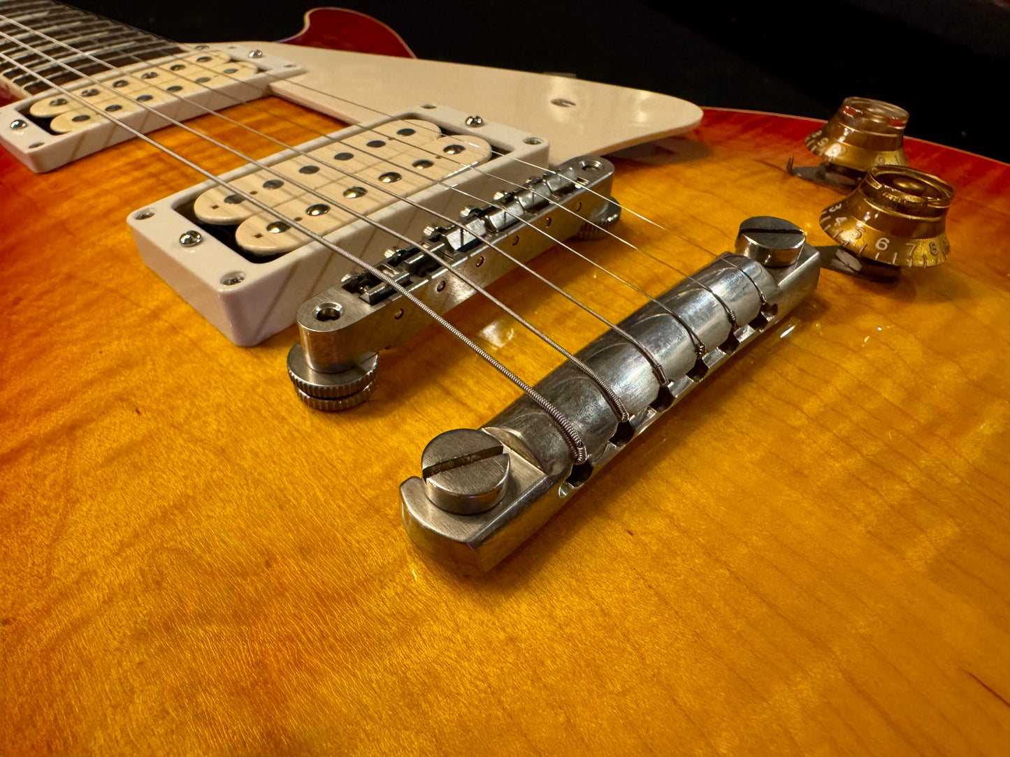 Gibson Relic ABR-1 Bridge and Lightweight Aluminum Tailpiece Set with Studs for USA Reissue Gibson Aged Nickel R9