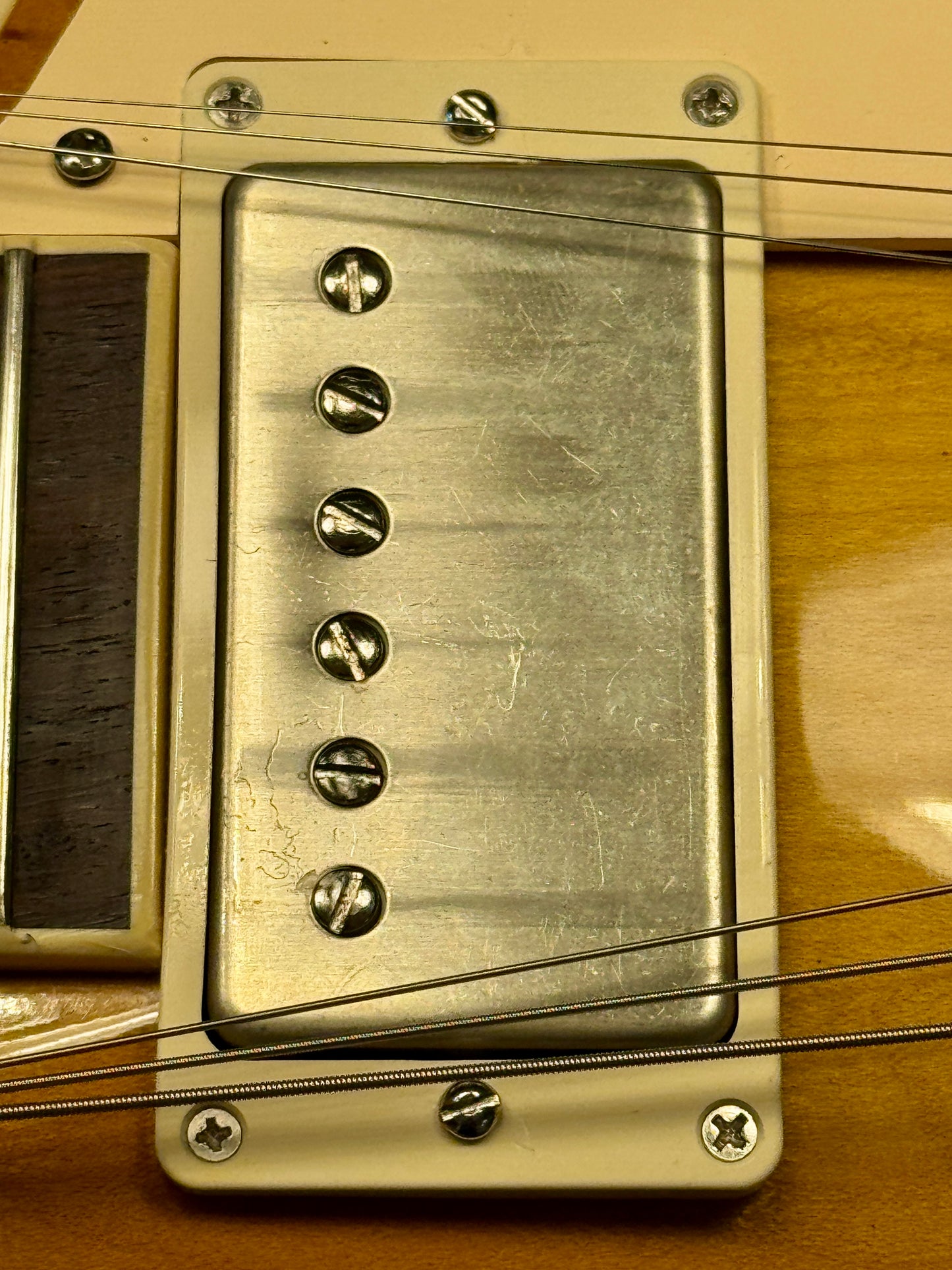 Gibson Les Paul Classic Honeyburst with R0 Reissue Vintage Makeover