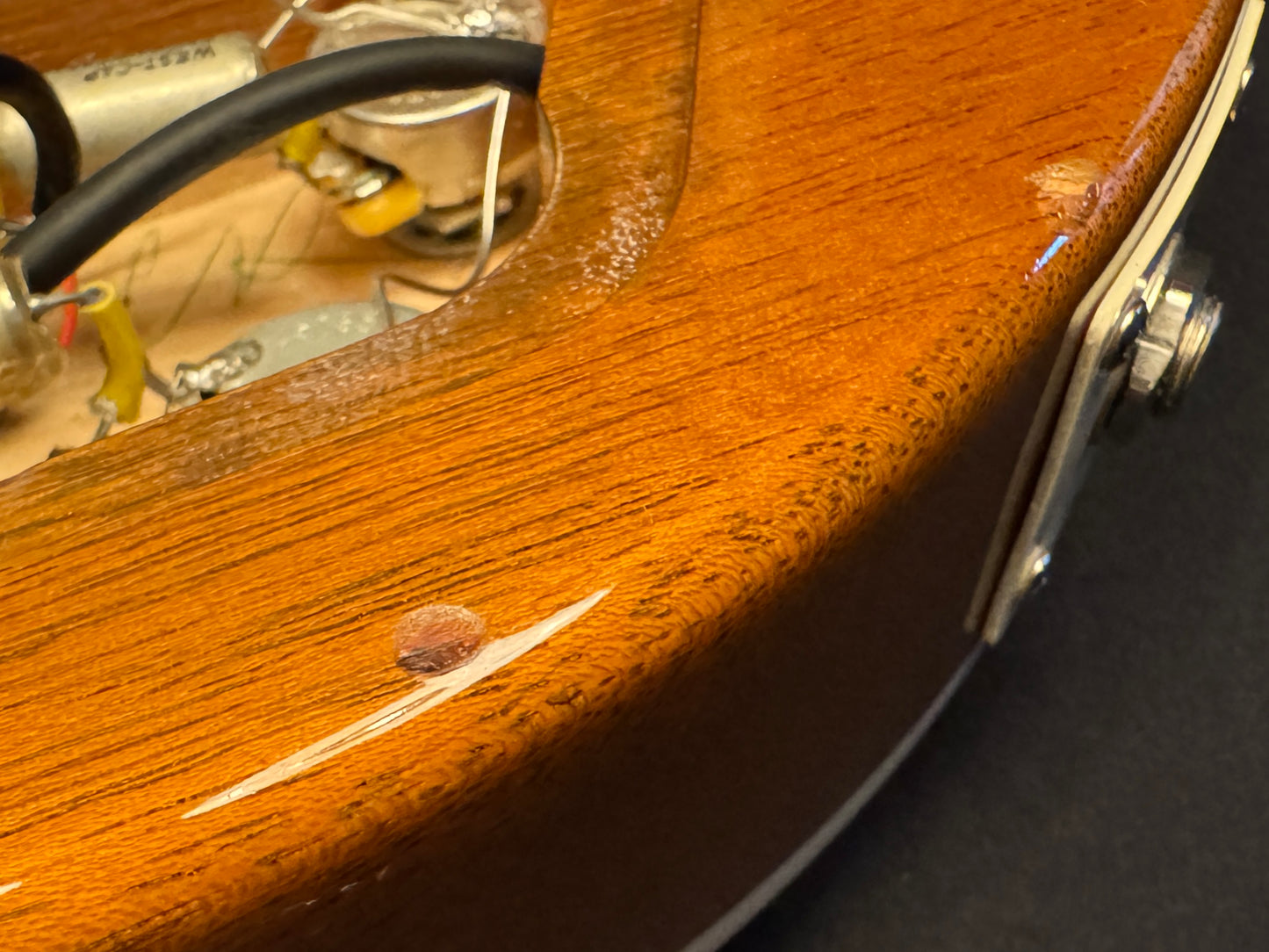 Gibson Les Paul Classic Honeyburst with R0 Reissue Vintage Makeover